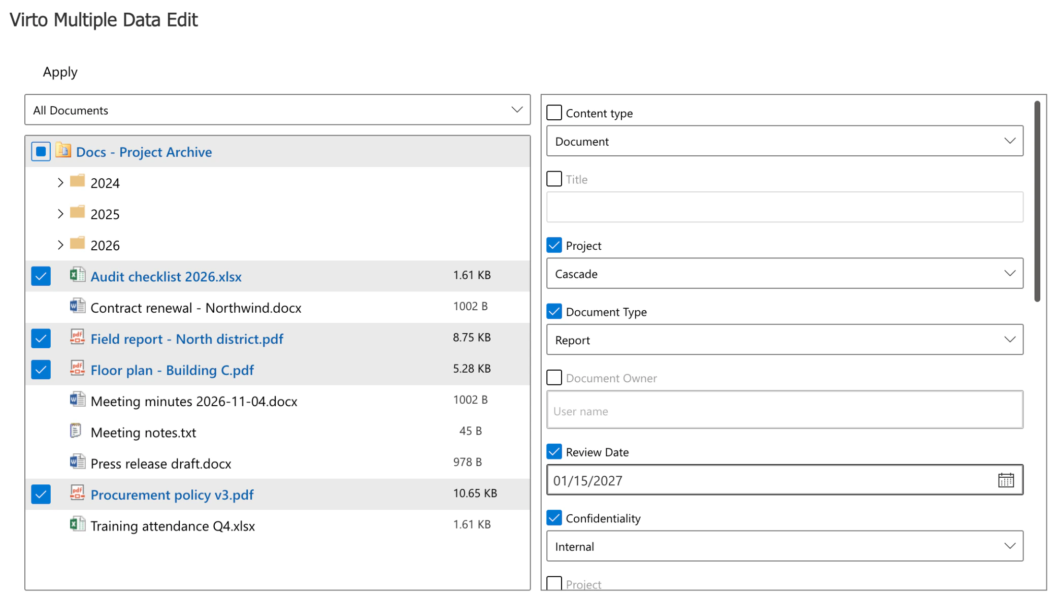 Virto Multiple Data Edit auf SharePoint Server: vier markierte Dateien in der Bibliothek Docs - Project Archive, Audit checklist 2026.xlsx, Field report - North district.pdf, Floor plan - Building C.pdf und Procurement policy v3.pdf, rechts die Felder, die für alle gesetzt werden, Project Cascade, Document Type Report, Review Date 01/15/2027 und Confidentiality Internal, während Content type, Title und Document Owner nicht markiert sind, darüber die Schaltfläche Apply